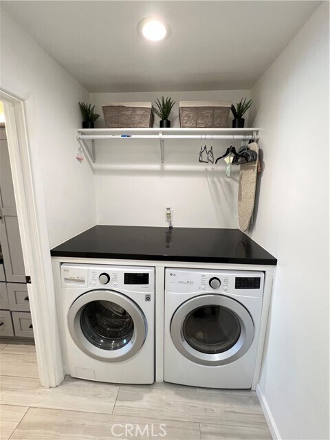 Building Photo - 2937 E Craig Dr