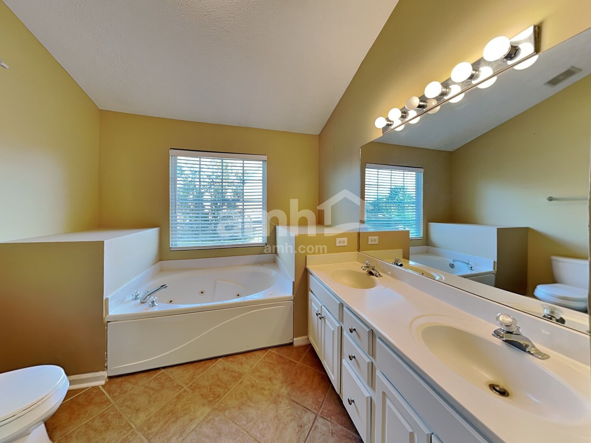 Building Photo - 7041 Calderwood Dr