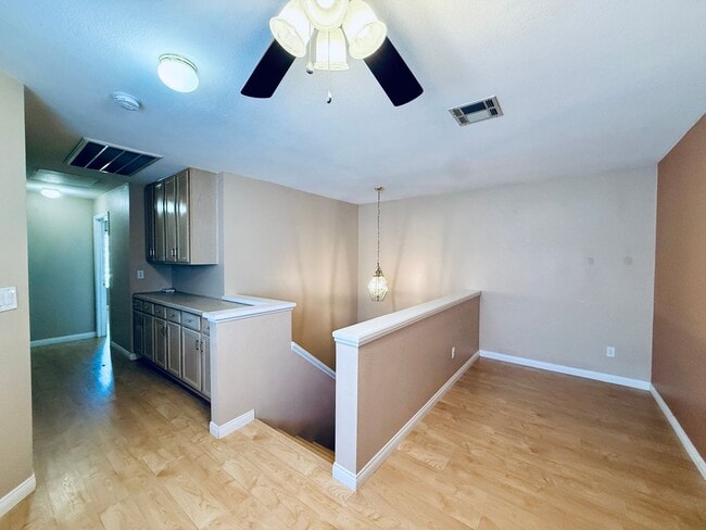 Building Photo - BEAUTIFUL 2 STORY TOWNHOME LOCATED IN THE SOUTHWEST!