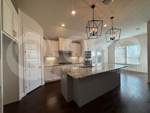 Building Photo - 3906 Greenbrier Dr