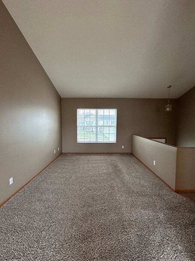 Building Photo - Spacious Millard Living with a Backyard You’ll Love
