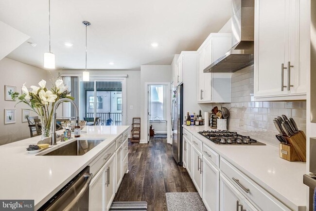 Building Photo - 2335 Water Promenade Ave