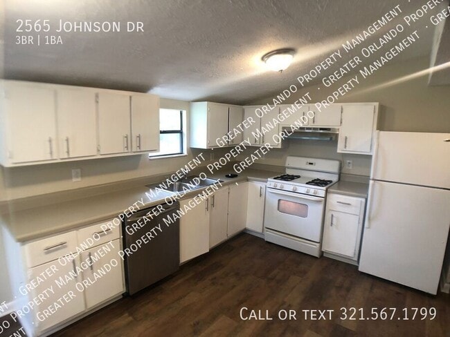 Building Photo - 2565 Johnson Dr