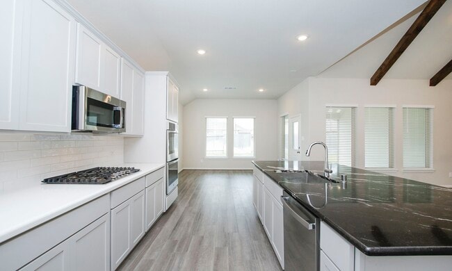 Building Photo - 31611 Lyle Mnr Dr