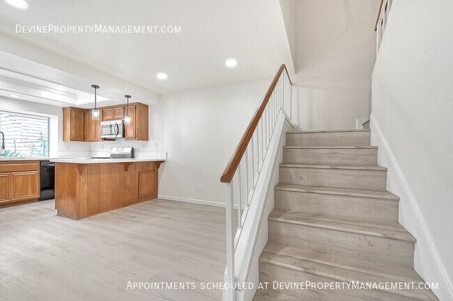 Building Photo - 902 California Privado