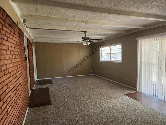 Building Photo - 5453 Wayside Ave