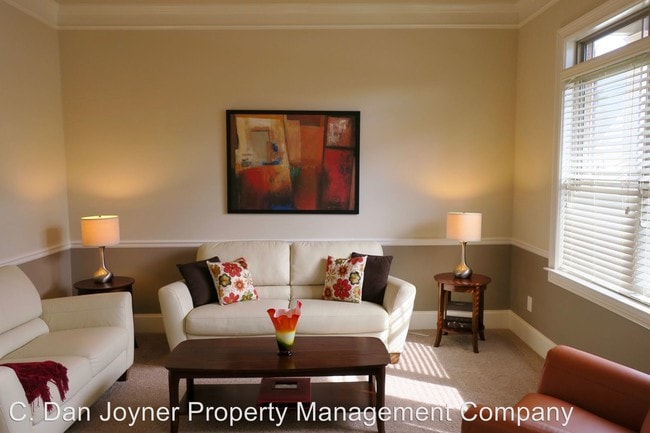 Building Photo - 119 Versilia Ln