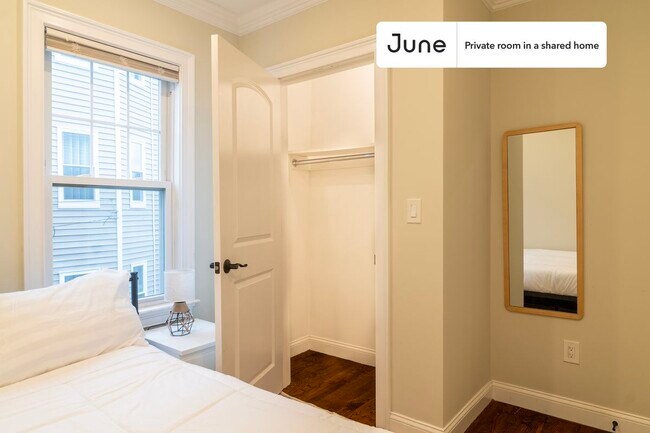 Building Photo - Room in Shared 4 bed/1.5 bath home