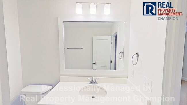 Building Photo - Newly Constructed Luxury Townhomes in Porters Neck