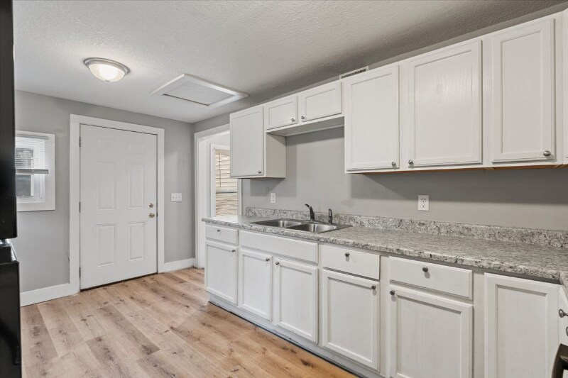 Building Photo - 818 Charlotte St