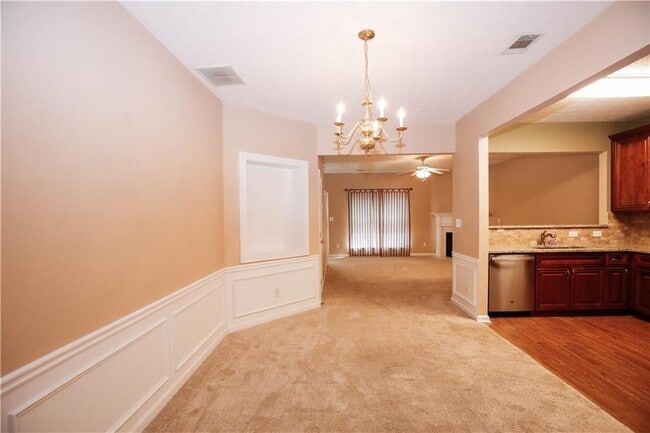 Building Photo - 3875 Dandridge Way NW