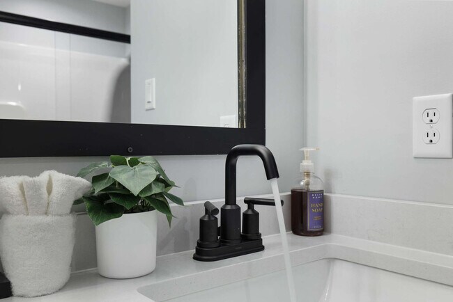 Building Photo - 126 Petrarch Trail