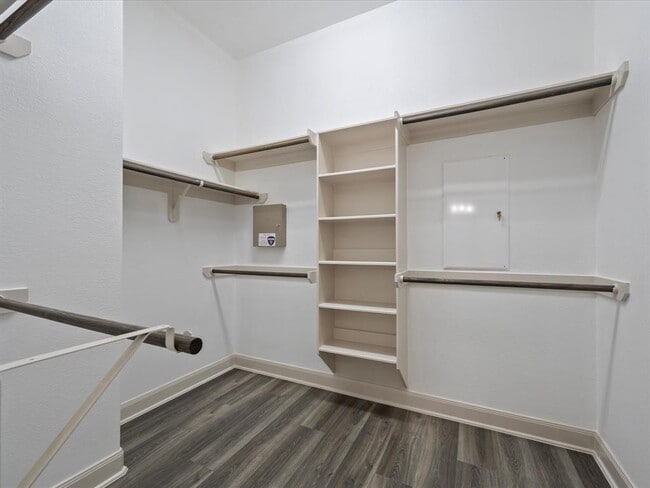 Building Photo - 10938 Walts Run Ln