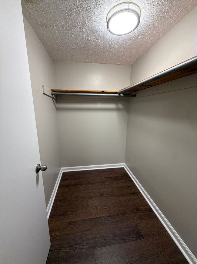 Building Photo - 2515 Cedar Ln
