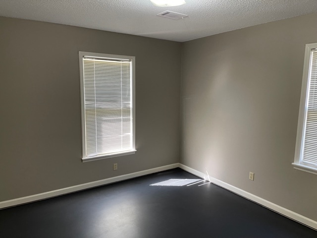 Building Photo - 809 Southwest Dr