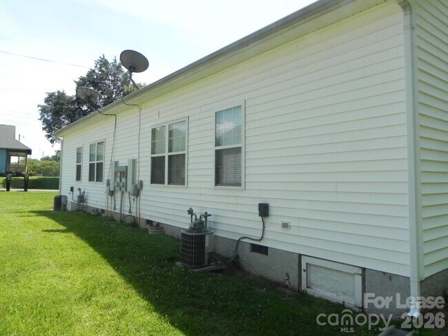 Building Photo - 13604 S Old Statesville Rd