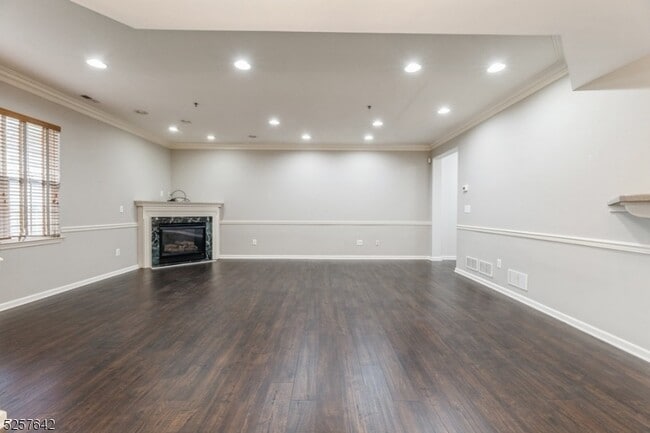 Building Photo - 101 Taft Ln