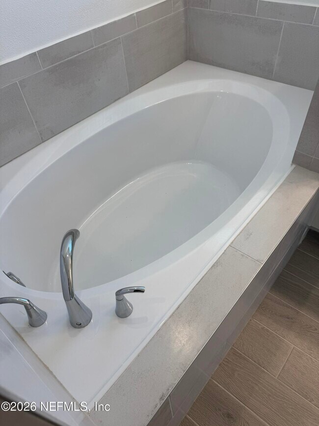 Building Photo - 15512 Whispering Fir Dr