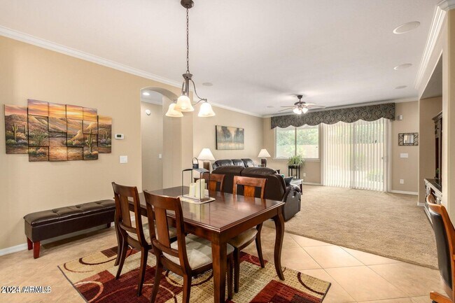 Building Photo - 421 W Leatherwood Ave