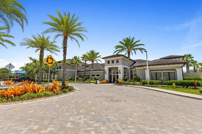 Building Photo - ** STONECREEK ** 3 BED + DEN / 3.5 BATH - ...