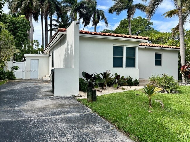 Building Photo - 222 SE 1st St