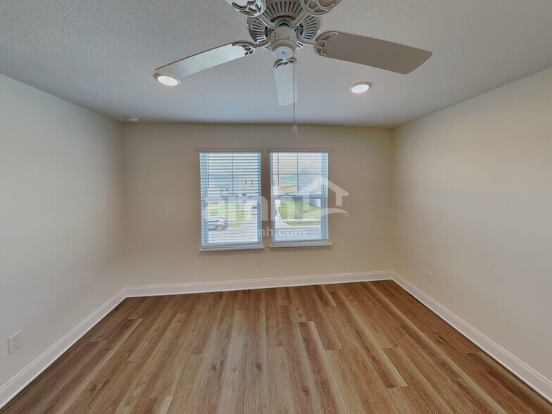 Building Photo - 5678 Oesterle Rd