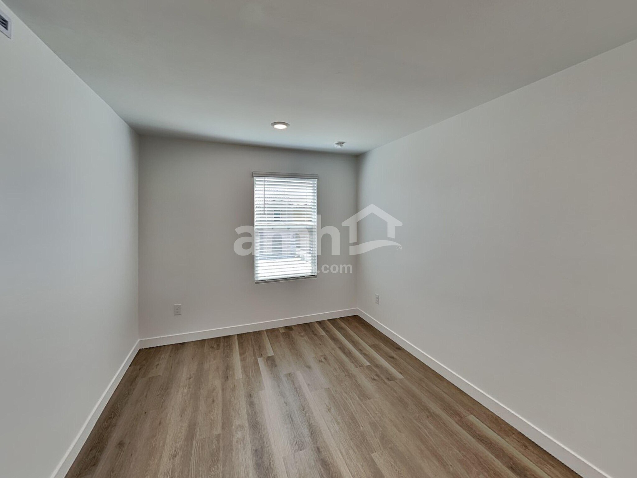 Building Photo - 9561 E Harkes Dr