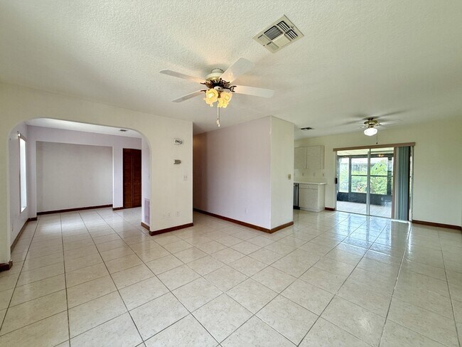 Building Photo - 714 Caribou Dr