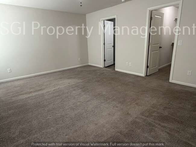 Building Photo - 2025 E Velvet Pl