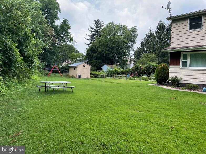 Building Photo - 484 Pennsylvania Ave