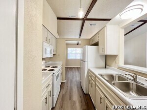 Building Photo - 8211 Creekline Dr