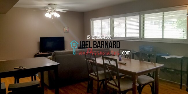 Building Photo - **Available May 10** Large Split Level Hom...