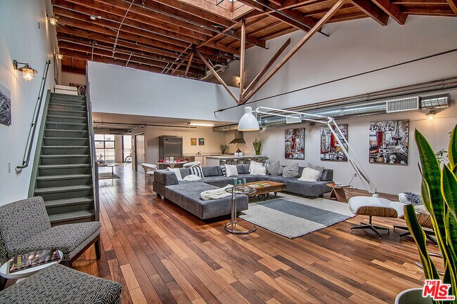 Building Photo - 1046 Princeton Dr