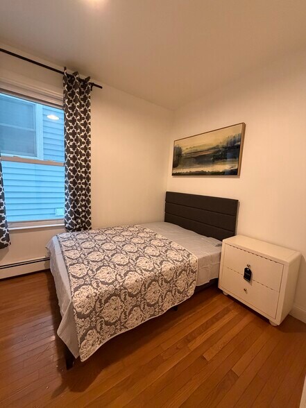 Building Photo - 184 Green St