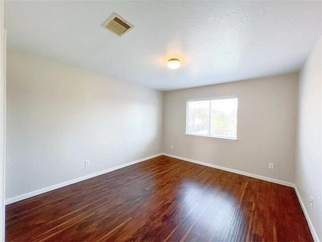 Building Photo - 18102 Red Oak Manor Ln
