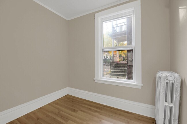 Building Photo - 2401 Harriet Ave