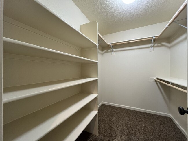 Building Photo - 3BD/3BA Bethany Home with Vaulted Ceilings, Stainless Appliances & Gas Fireplace