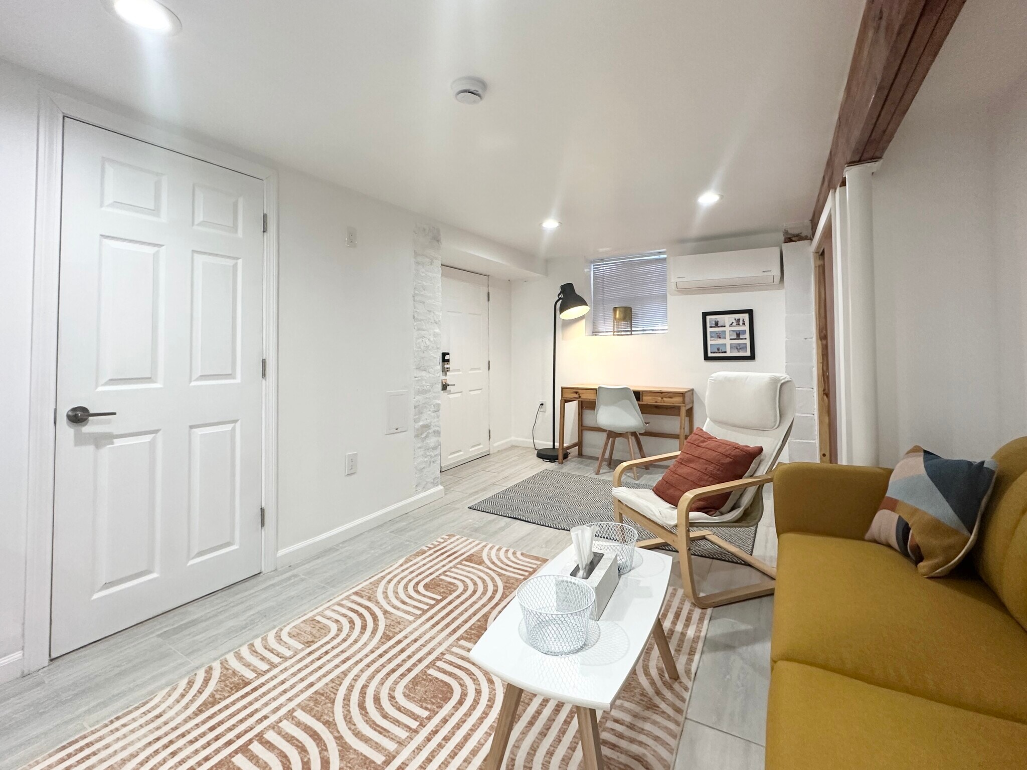 Building Photo - 44 Woodbine St