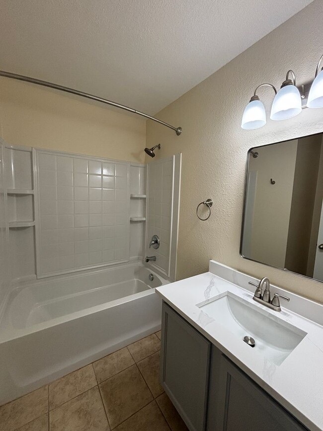 Building Photo - Spacious and Beautifully Maintained Arlington Home in Harris Ridge