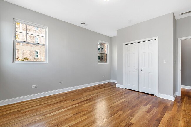 Building Photo - 6156 S Kenwood Ave