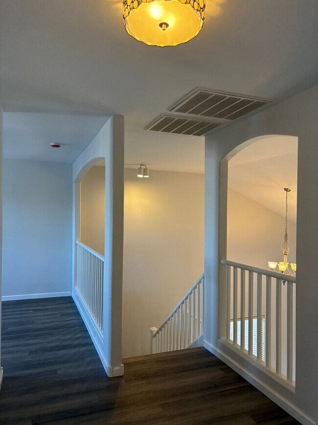 Building Photo - Beautiful 3 Bedroom Home in Camelback Ranch