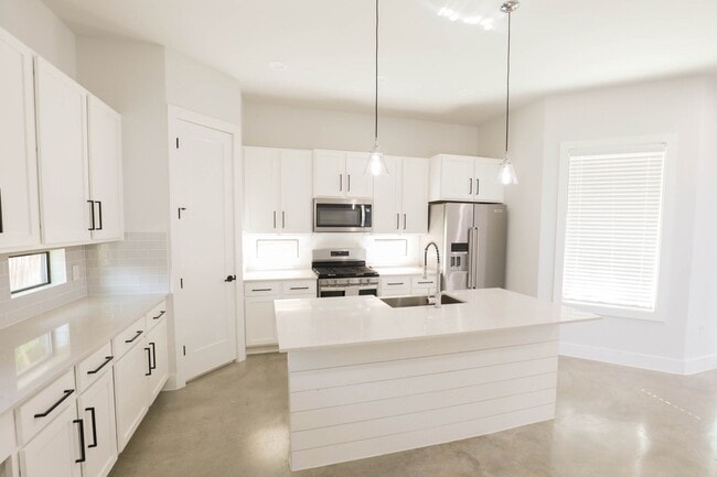 Building Photo - 1309 Cometa St