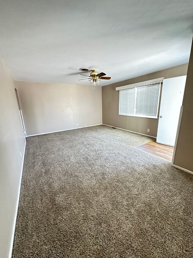 Building Photo - 3 bed / 1 ba house - E. Marysville