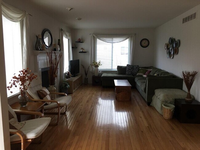 Building Photo - 156 Arthur Ave