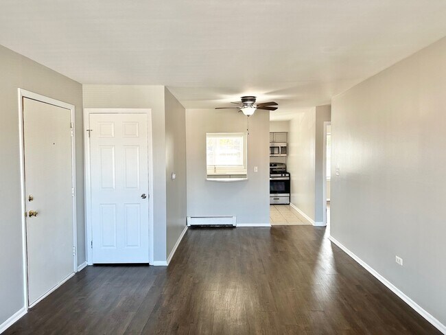 Building Photo - 9203 Monroe Ave