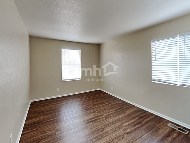 Building Photo - 5554 N Lewiston St