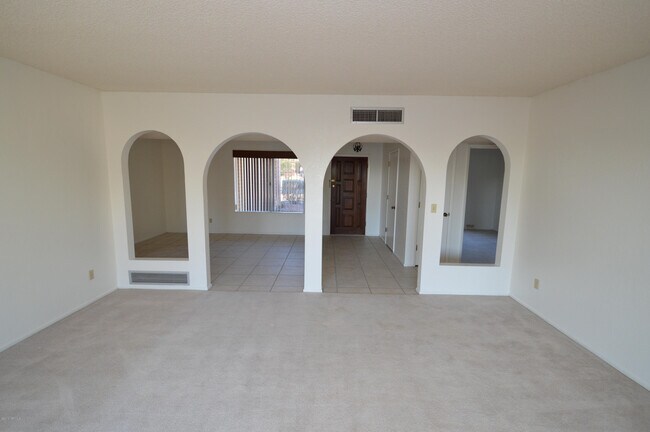 Building Photo - 7722 E Knollwood Cir