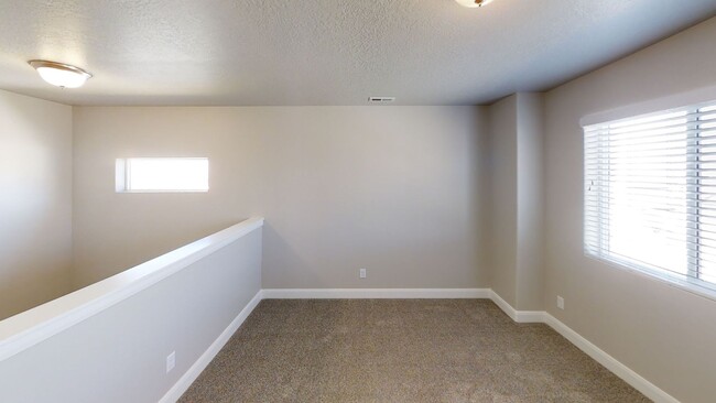 Building Photo - Beautiful new build in Spanish Fork