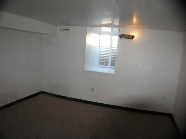 Building Photo - ALL PROSPECTIVE TENANTS MUST SUBMIT A $58 NON-REFUNDABLE APPLICATION FEE PER APPLICANT ONLINE AND...