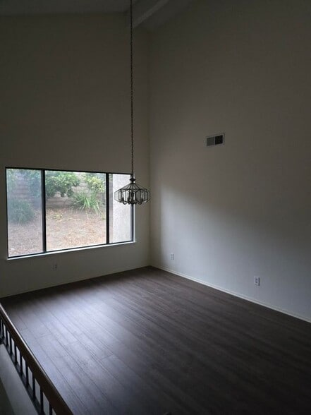 Building Photo - 2607 Rochelle Pl